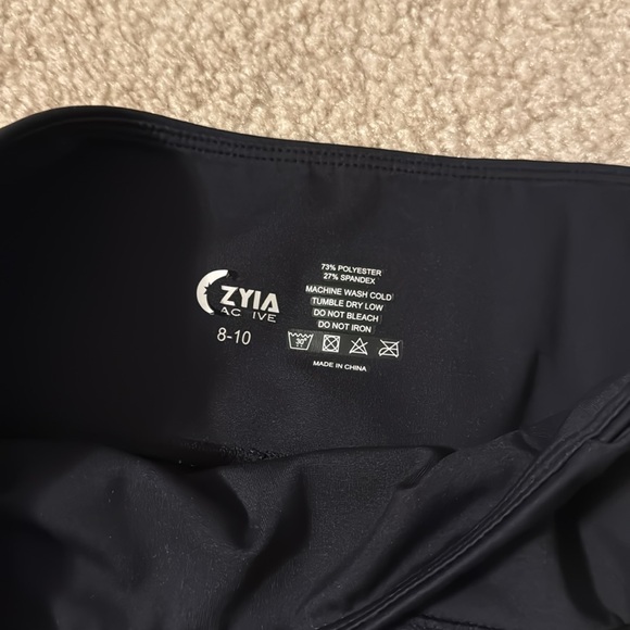 ZYIA Active Black Light N Tight Hi-Rise Crop 17” Legging, size 8/10 - Picture 3 of 4